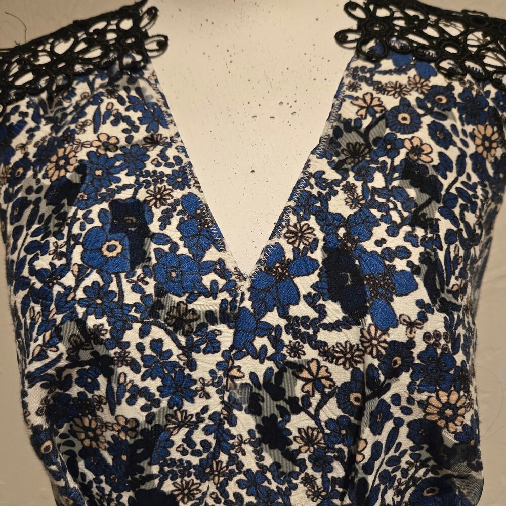 Elie Tahari Floral Burnout Cocktail Dress 4 V-Neck Blue Black Soutache Lace - Picture 5 of 11